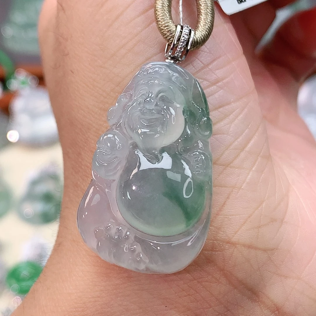 颈饰18K金镶嵌翡翠与**冯财神爷