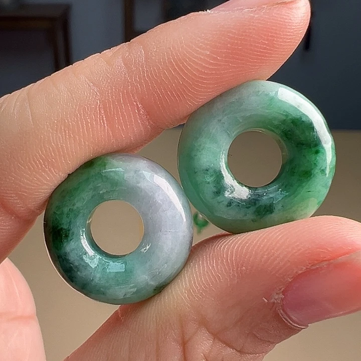 翡翠耳饰未镶嵌裸石一副