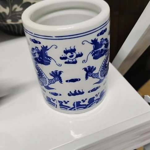瓷片瓷片，各种摆件，均有瑕疵。沙锅！