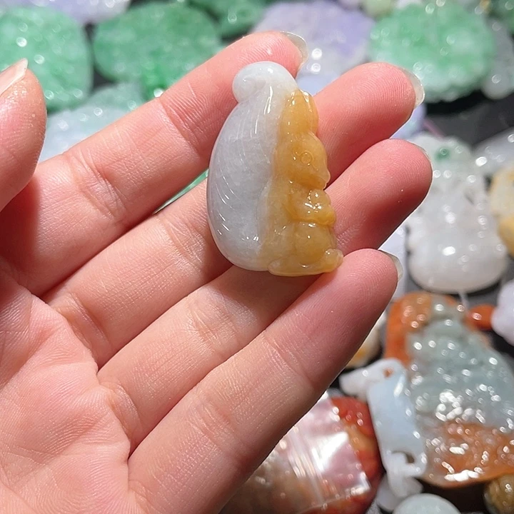 颈饰未镶嵌翡翠天