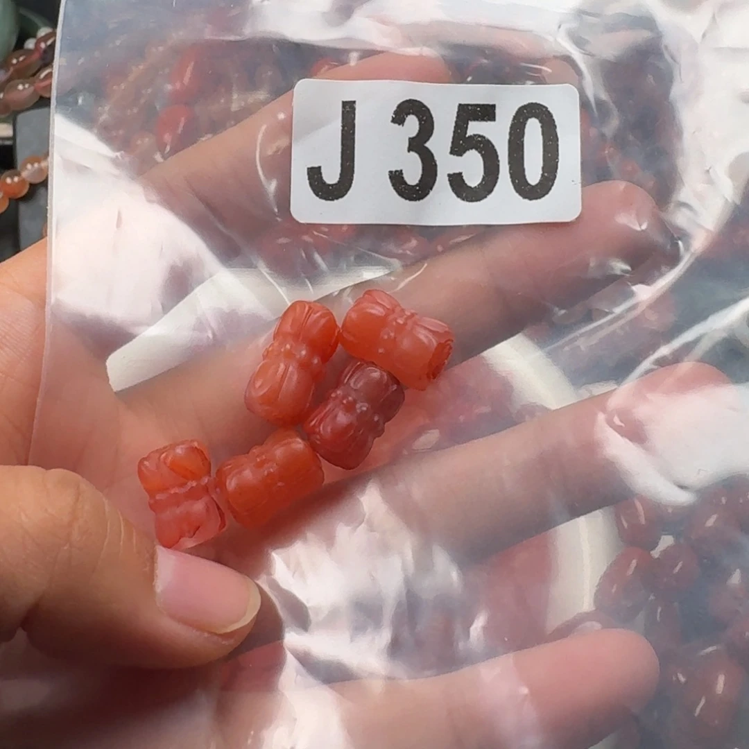 南红玛瑙未镶嵌珠宝奇石