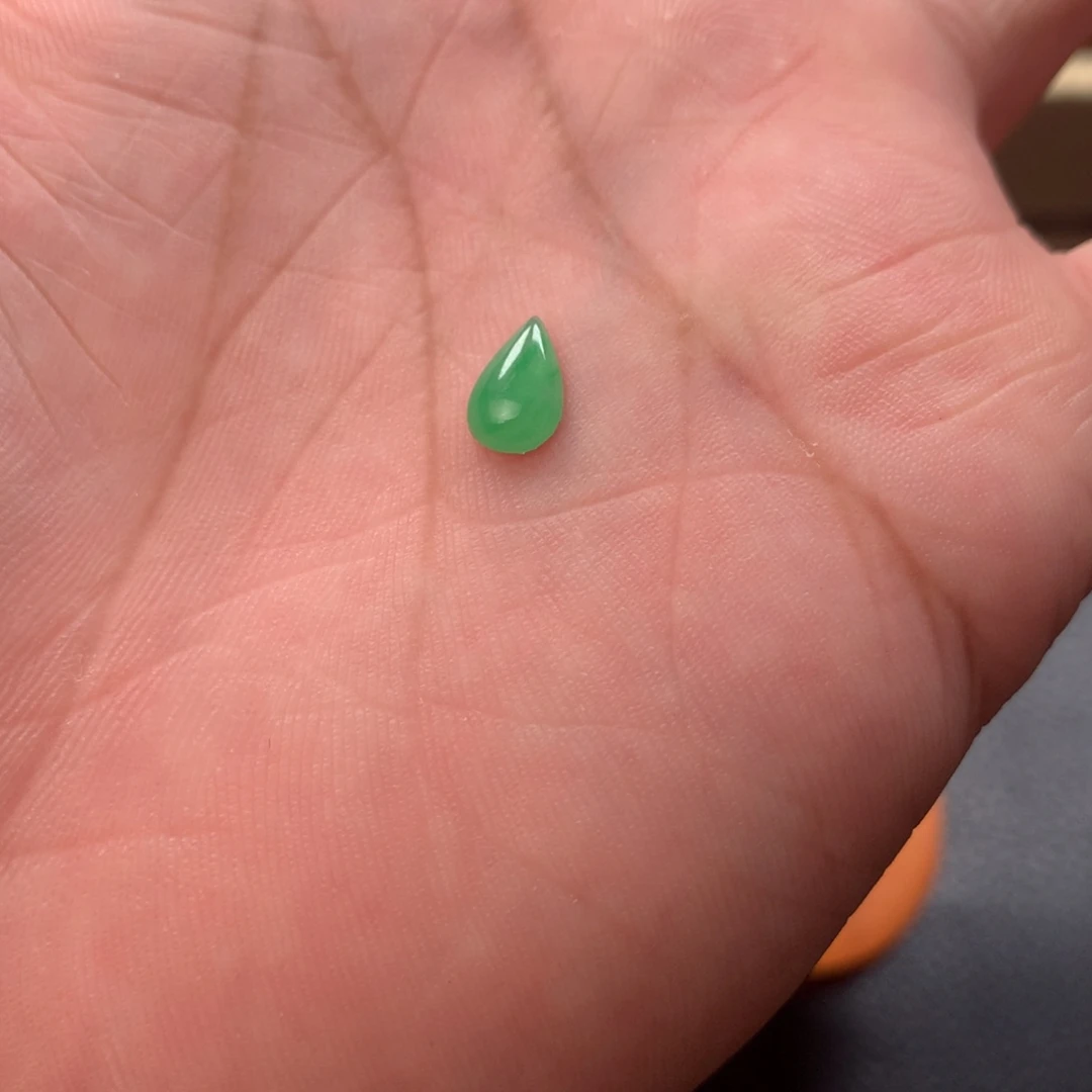 亮***晶翡翠未镶嵌颈饰翡翠