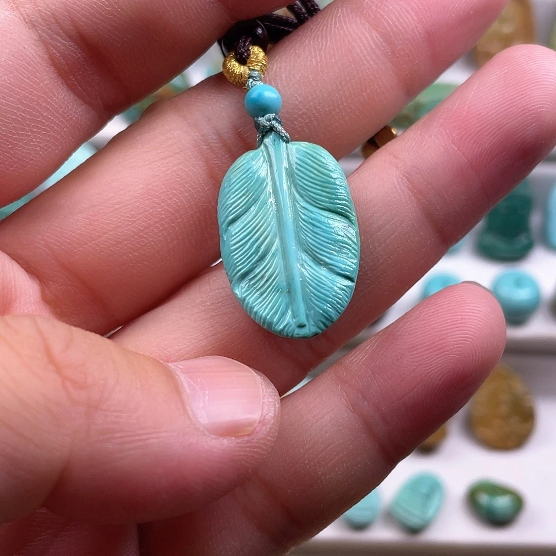 绿松石未镶嵌颈饰