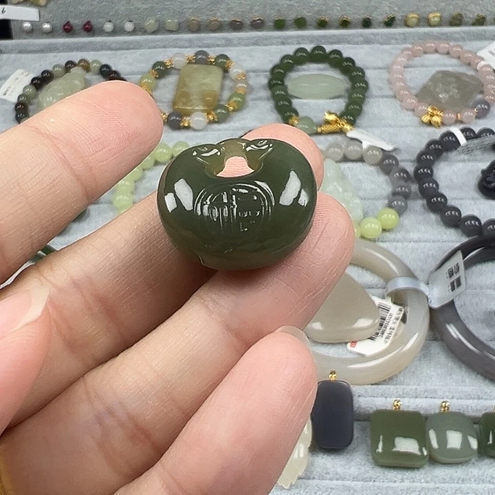 和田玉未镶嵌珠宝半成品