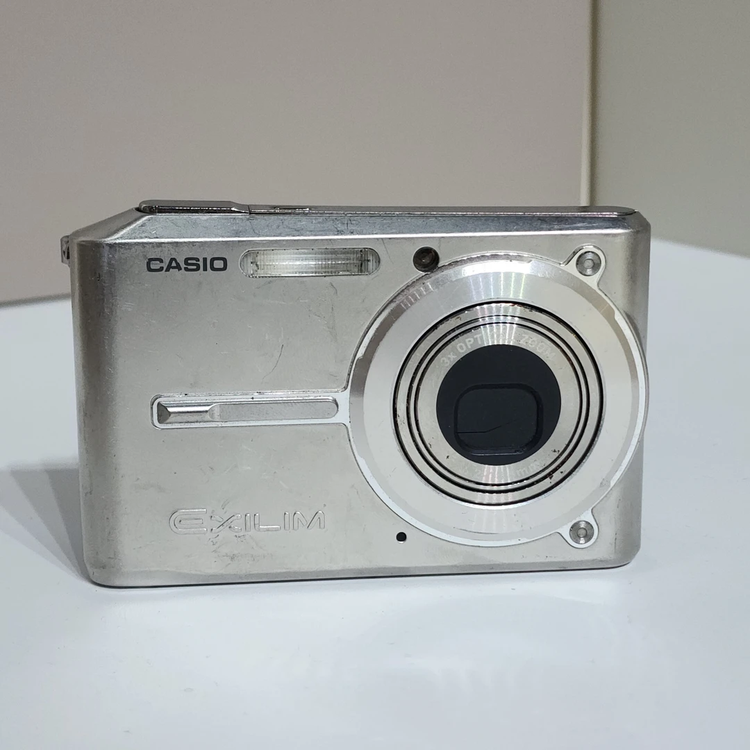 9新 Casio/卡西欧 卡西欧s600600万像素3倍光学变焦机身轻薄小巧