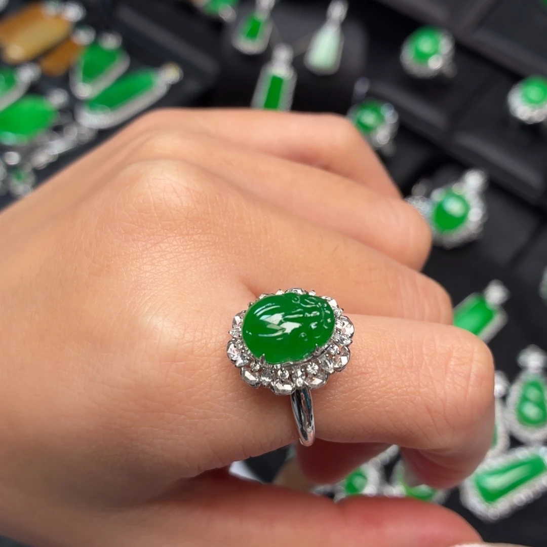 翡翠18K金镶嵌戒指016貔貅