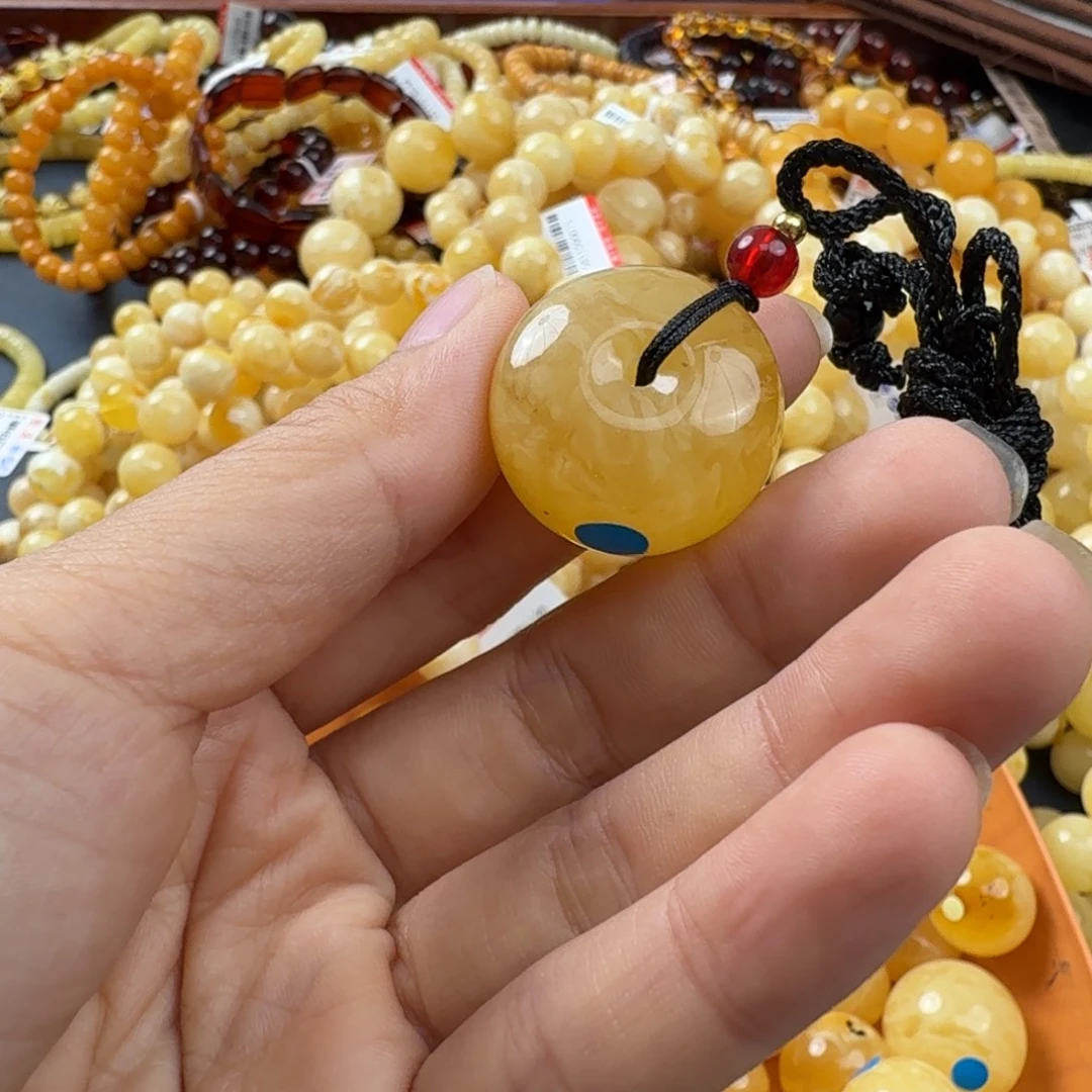 未镶嵌琥珀珠宝奇石