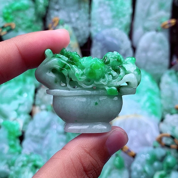 翡翠未镶嵌吊坠(不含链)