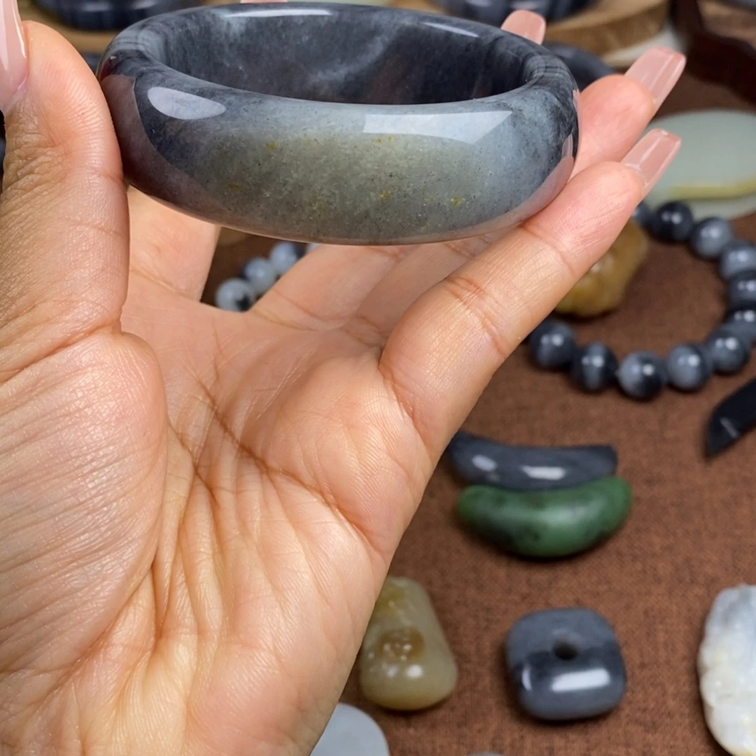 t***n和田玉未镶嵌颈饰