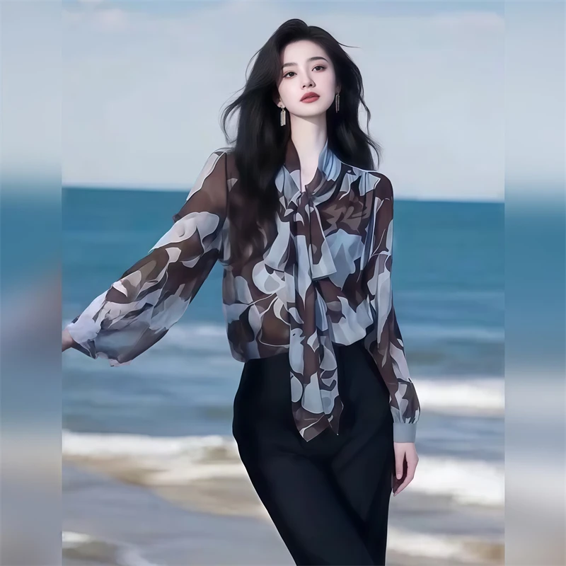 2025秋季新款高级时髦气质休闲花色衬衫女知性优雅简约时尚上衣潮