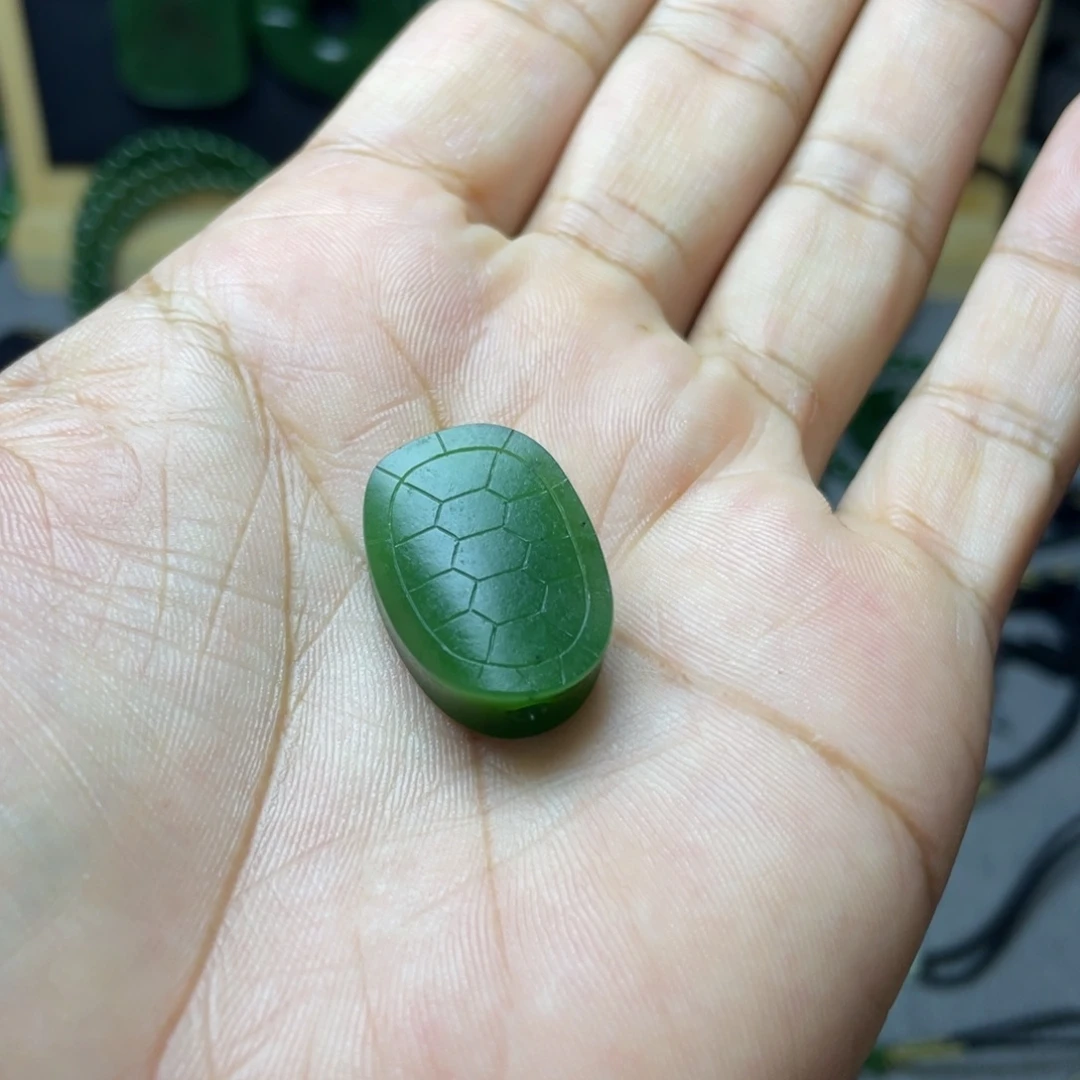 已***回和田玉未镶嵌颈饰