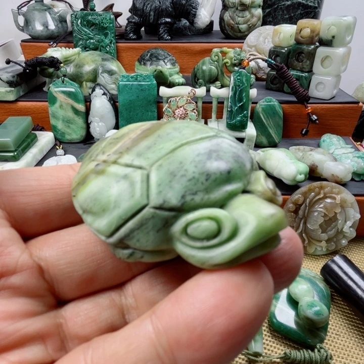 独山玉未镶嵌珠宝半成品