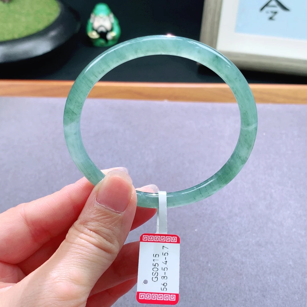 翡翠手镯未镶嵌天然翡翠手镯