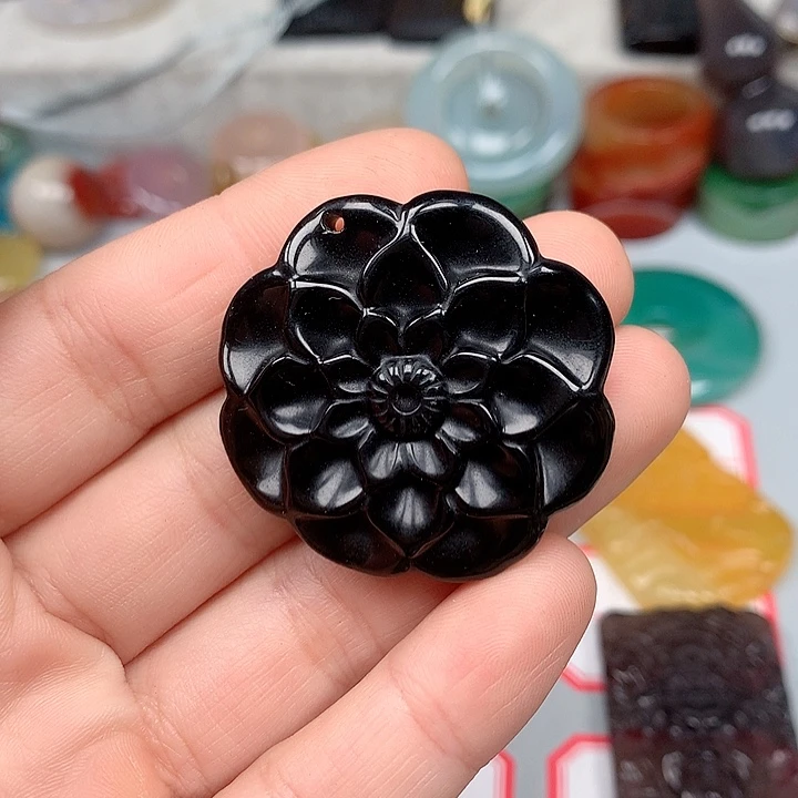 初***醒未镶嵌颈饰玛瑙/玉髓