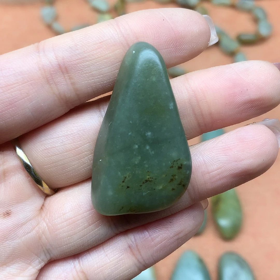 和田玉未镶嵌珠宝奇石