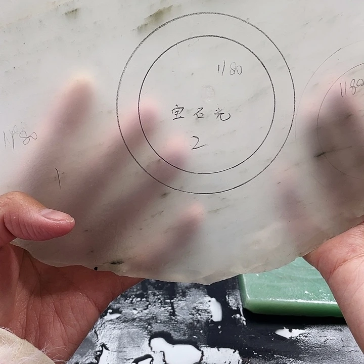 石英质玉未镶嵌手镯定制