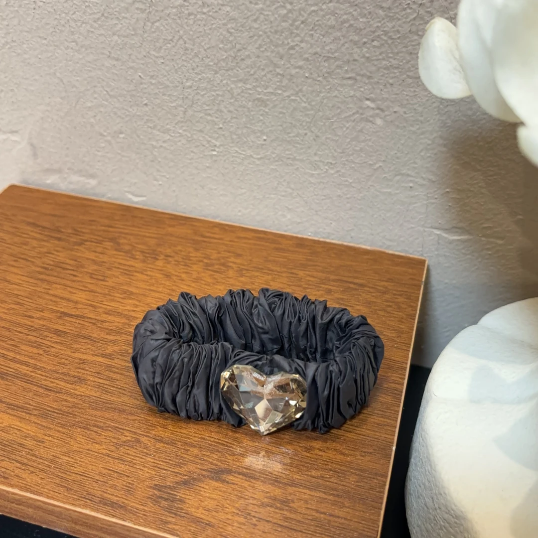 设计款细闪爱心发圈T58