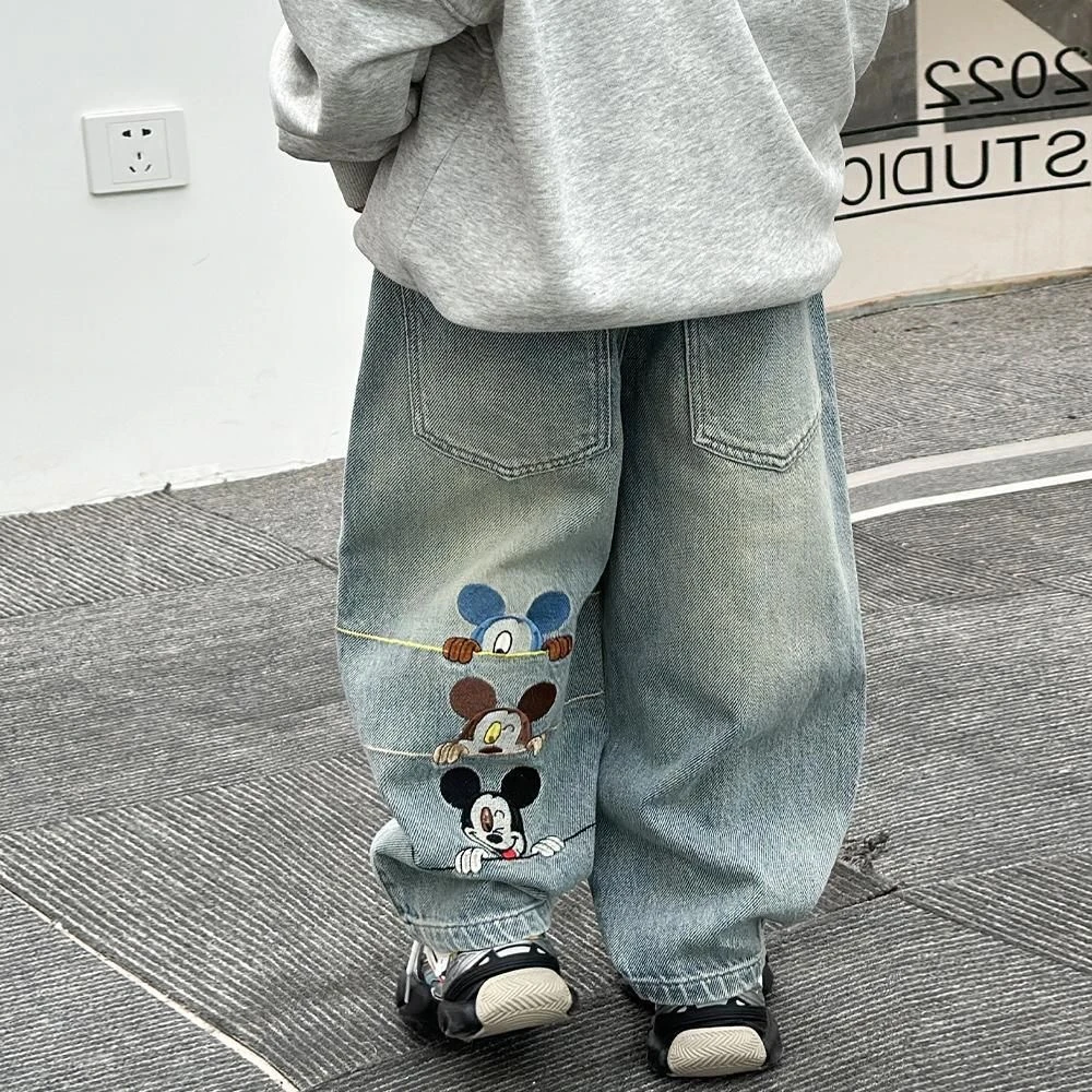 儿童男童牛仔裤2025春季宽松儿童裤子男孩牛仔裤卡通刺绣老爹裤潮