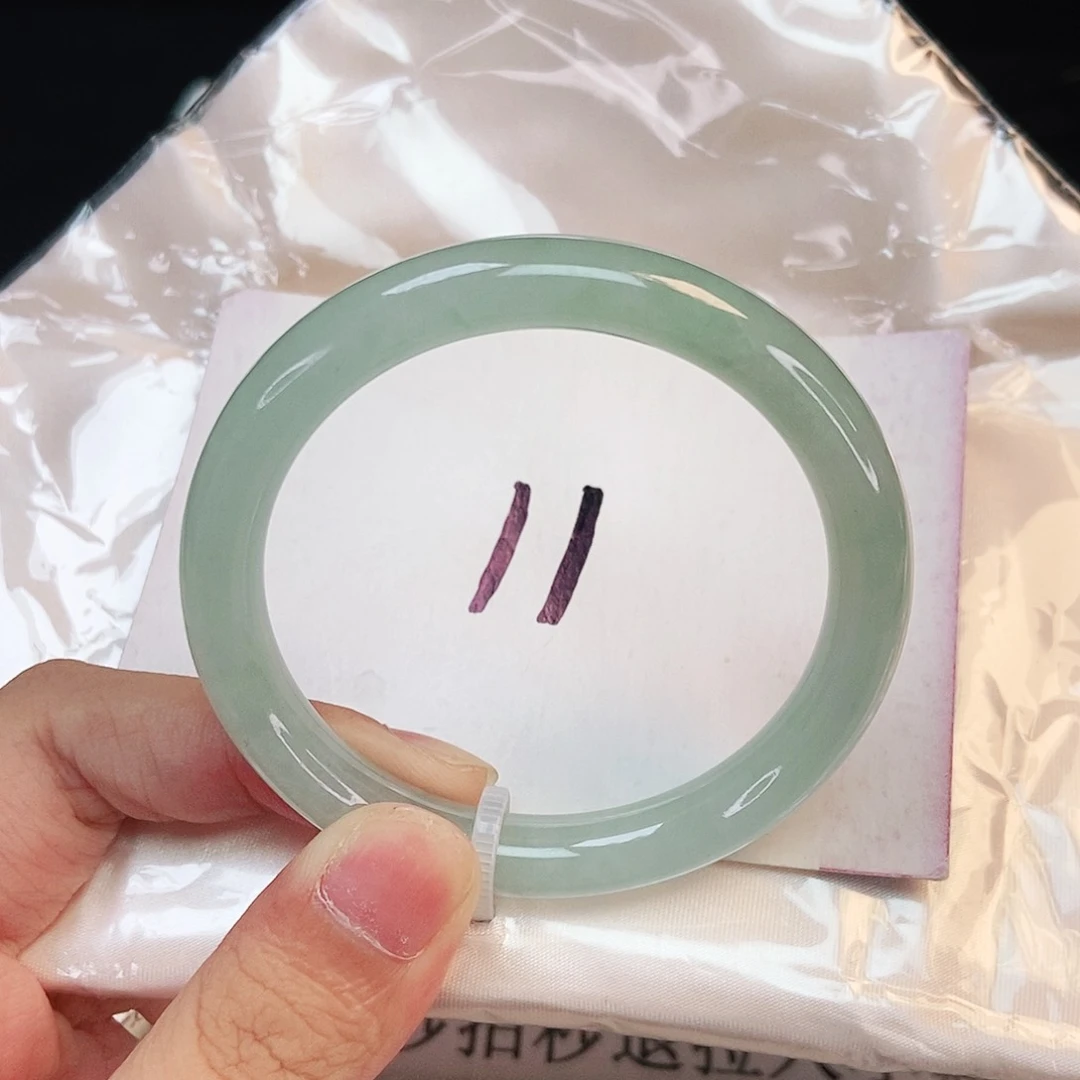 翡翠手镯未镶嵌圆条50.5