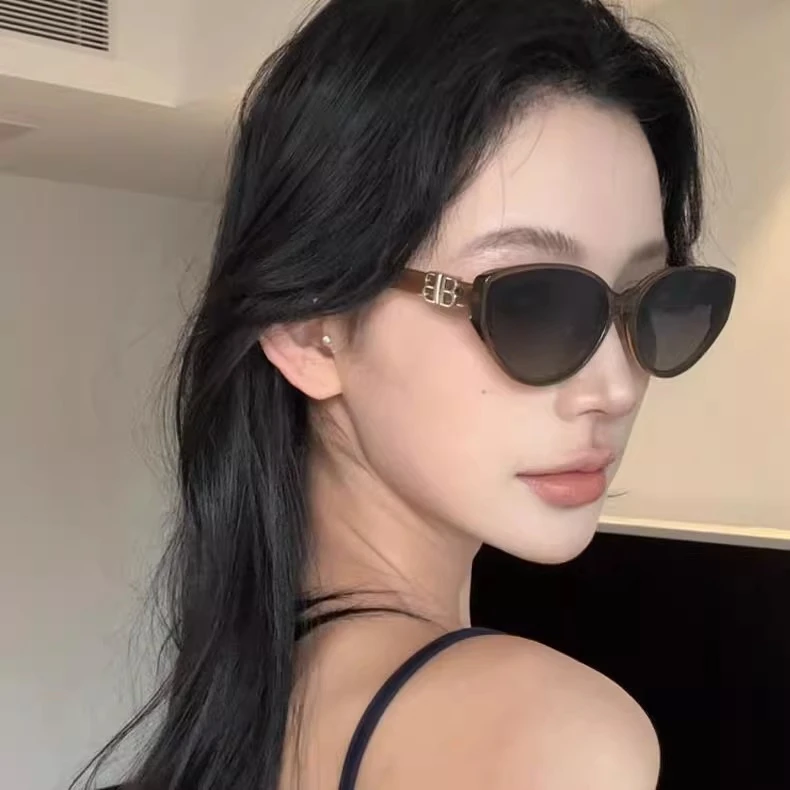 意大利【设计师】猫眼墨镜显脸小防紫外线户外时尚女款百搭太阳镜