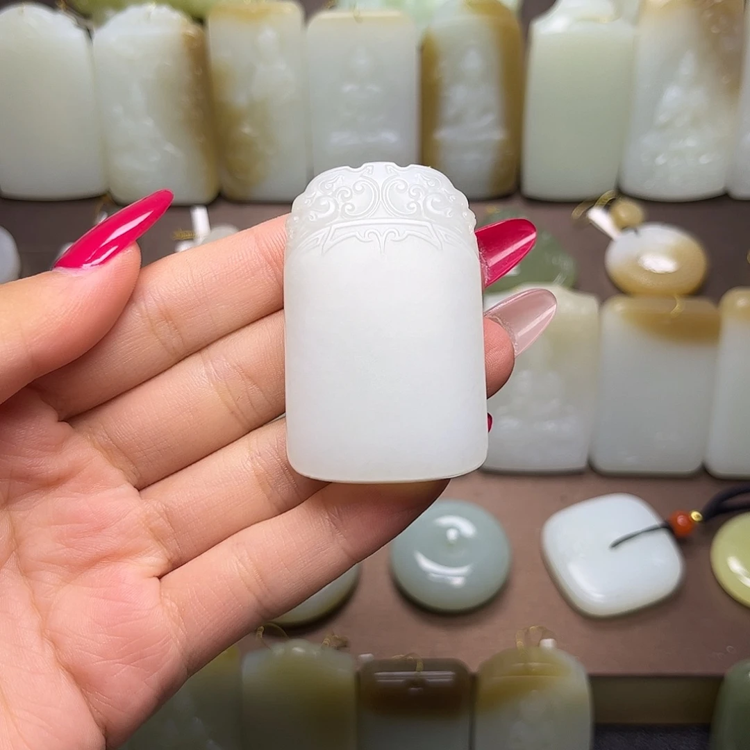 颈饰未镶嵌和田玉