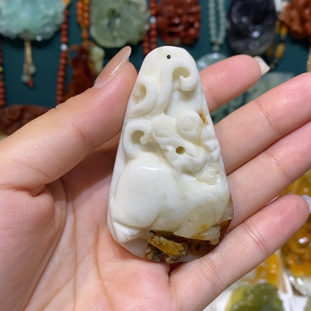 未镶嵌蛇纹石玉颈饰