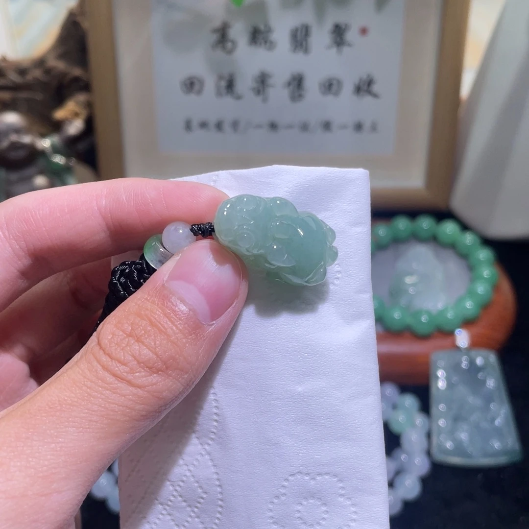翡翠未镶嵌颈饰吊坠