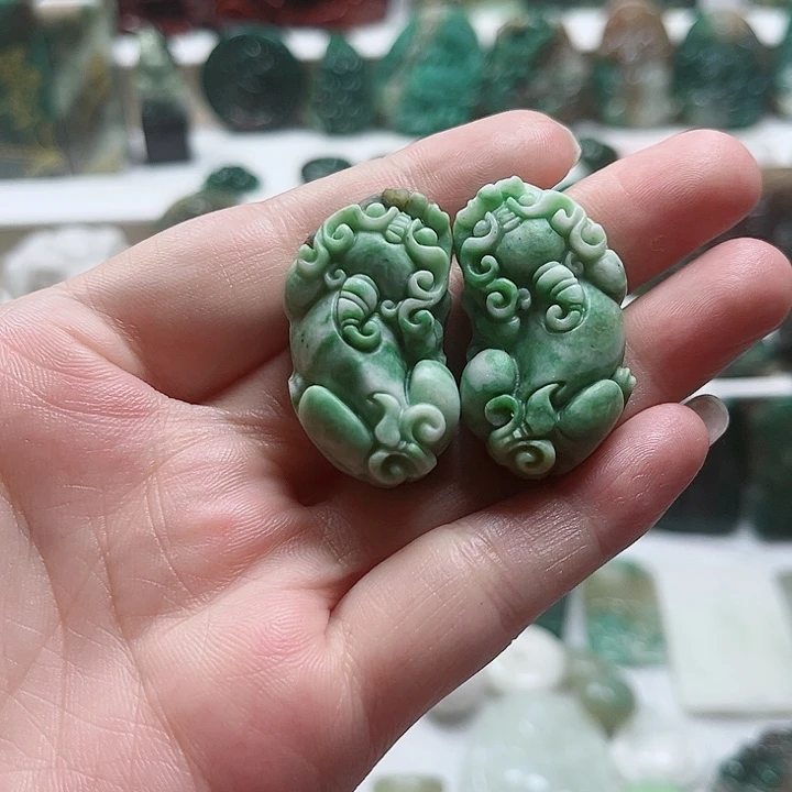 独山玉未镶嵌吊坠