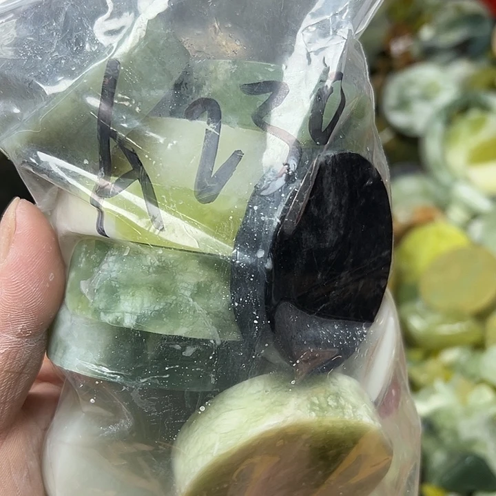 蛇纹石玉未镶嵌鱼缸石，盆景石