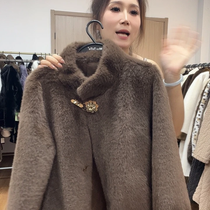 皮毛一体外套女短款