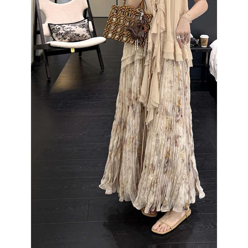 张涩涩 25夏“晚塘星月”氛围感印花刺绣 奶茶色百褶松紧腰半身裙