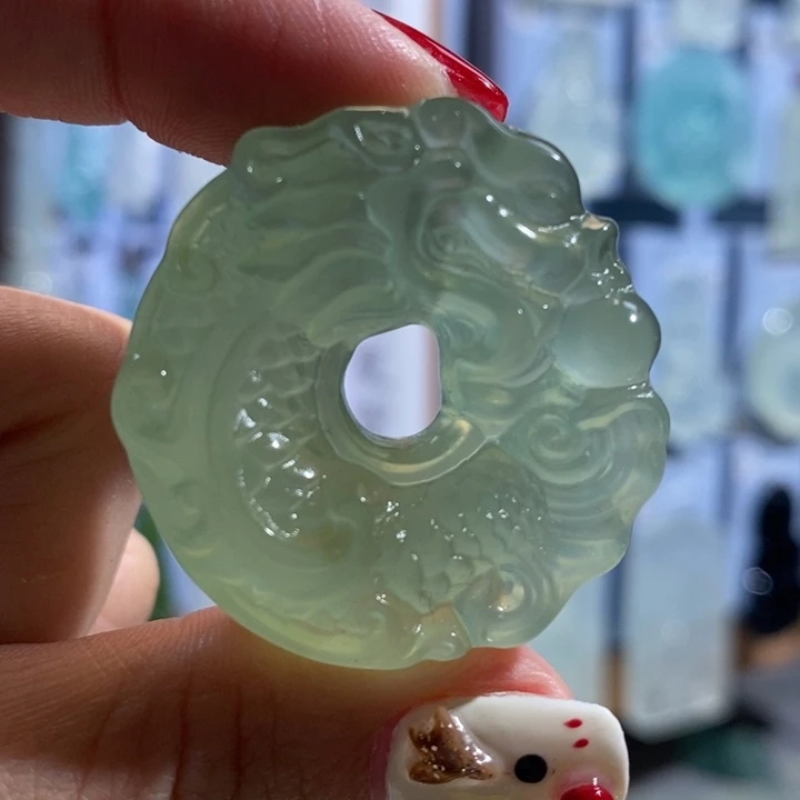 岫玉未镶嵌颈饰吊坠