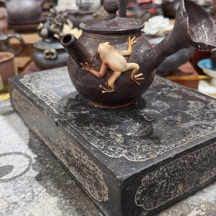 达***风微瑕壶一哈，瓷。。。