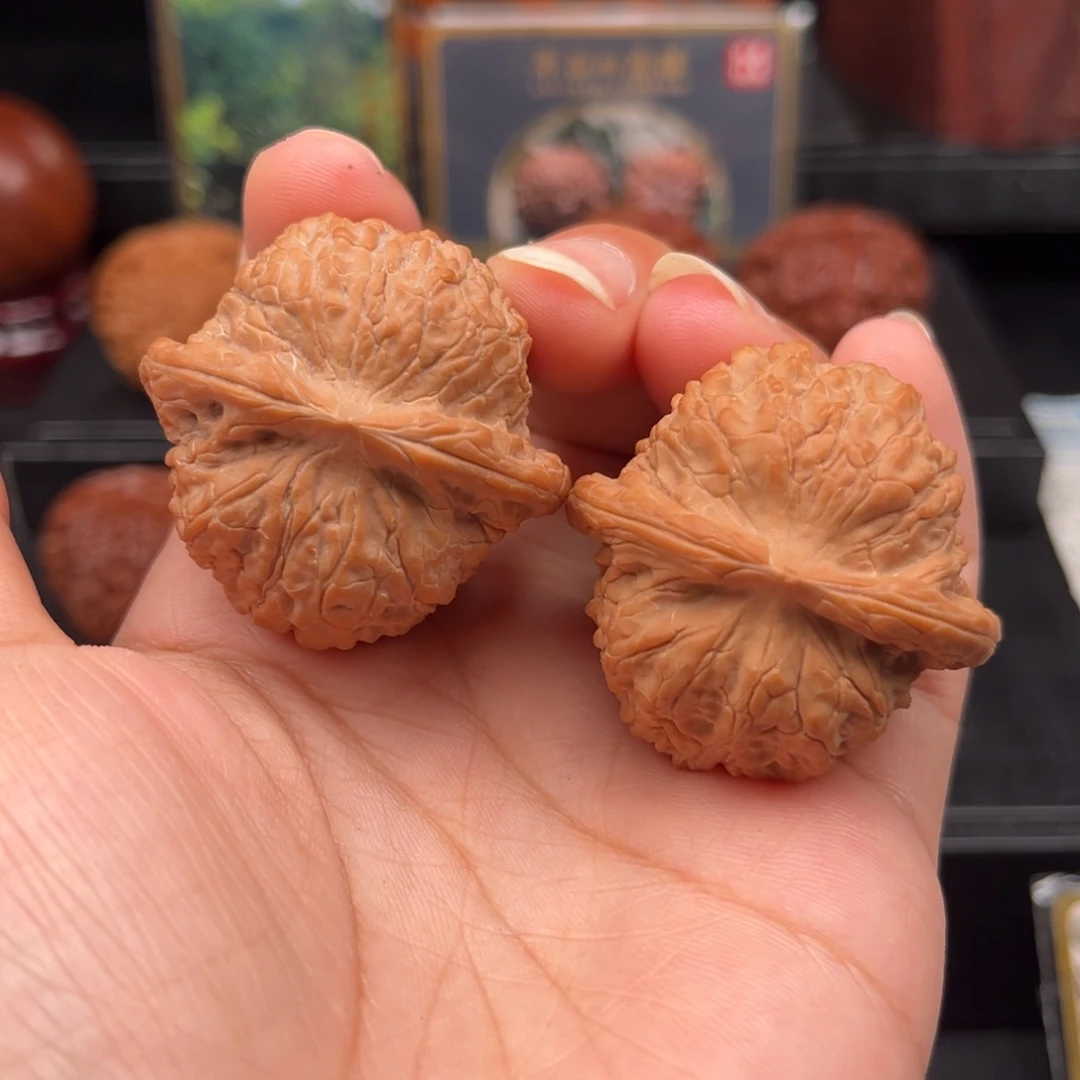 【闪购商品】吊坠文玩核桃原树血麒麟39