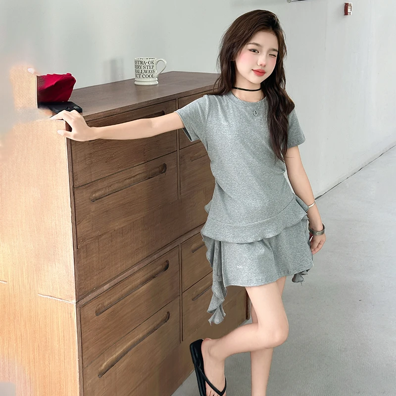 女童夏季时尚潮酷套装2025新款6-12岁儿童纯色设计款荷叶边两件套