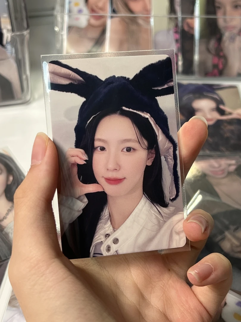 女娃正规二yzy特典6.0签售卡