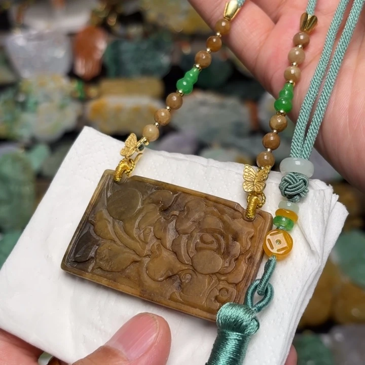 翡翠颈饰未镶嵌吊坠