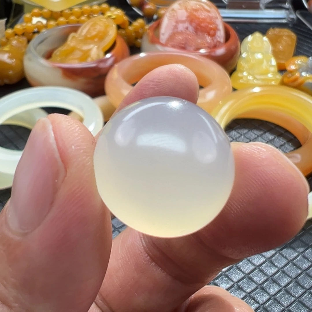 石英质玉未镶嵌颈饰