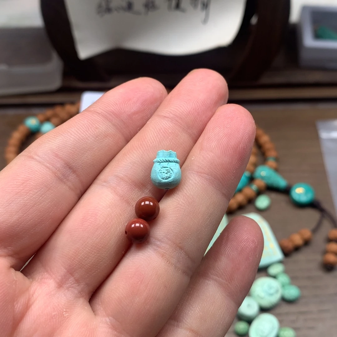 南红玛瑙未镶嵌雕刻