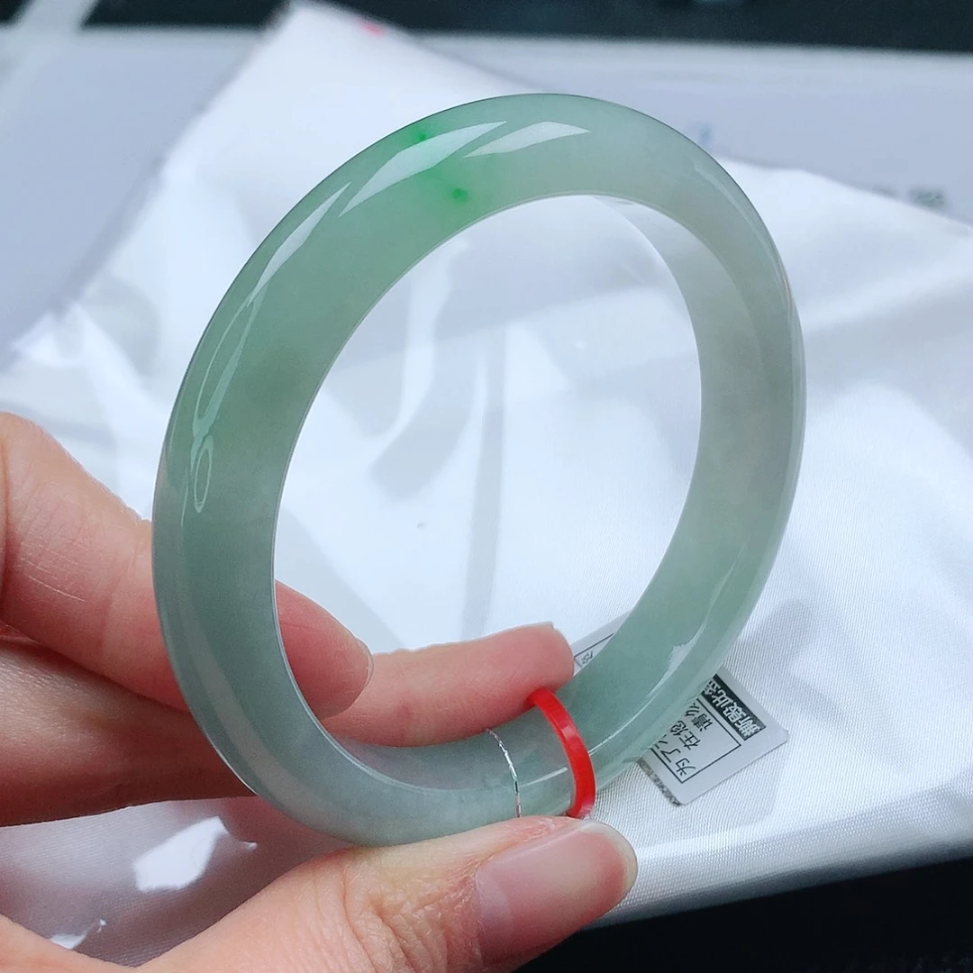 翡翠手镯未镶嵌58圈