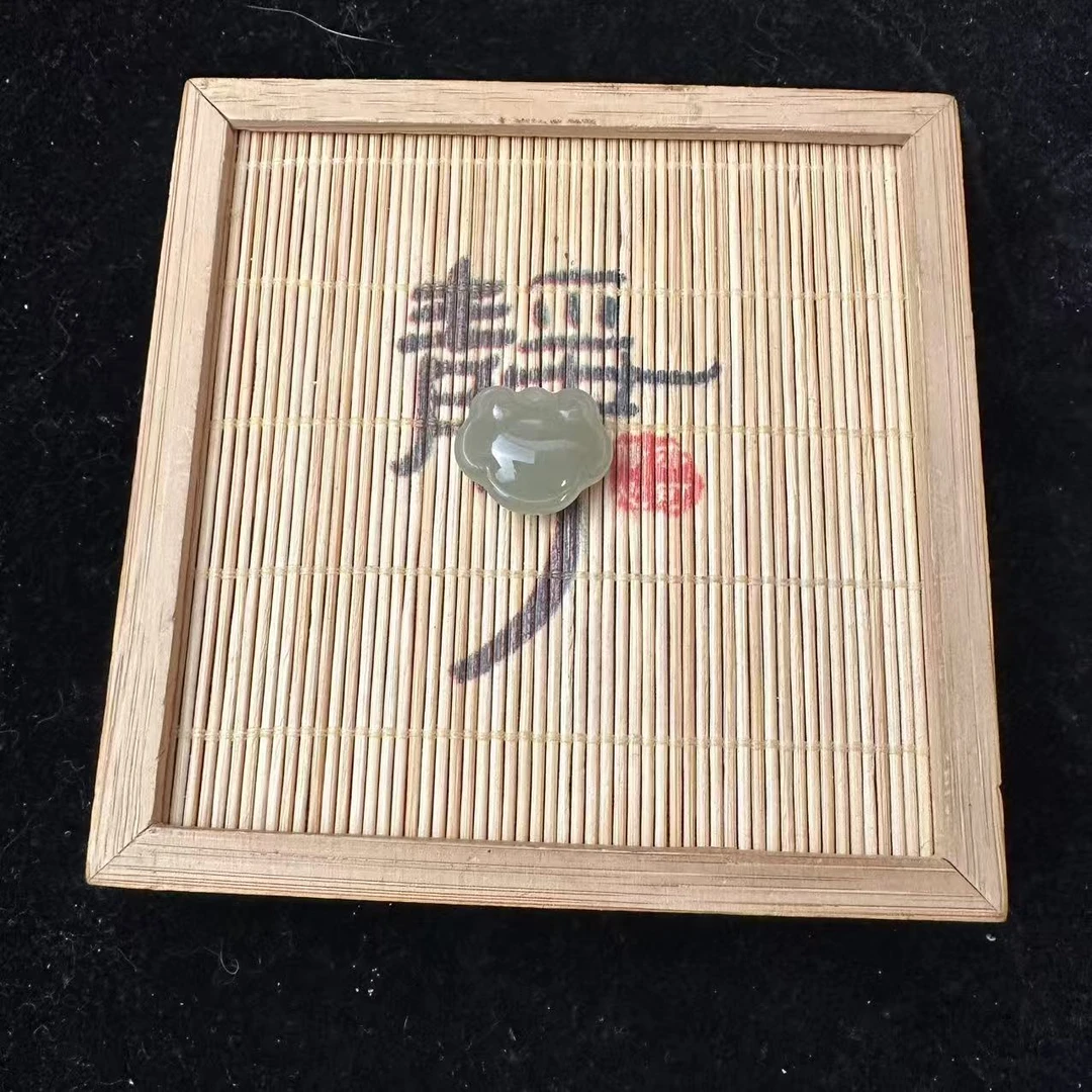 和田玉平安锁吊坠3782