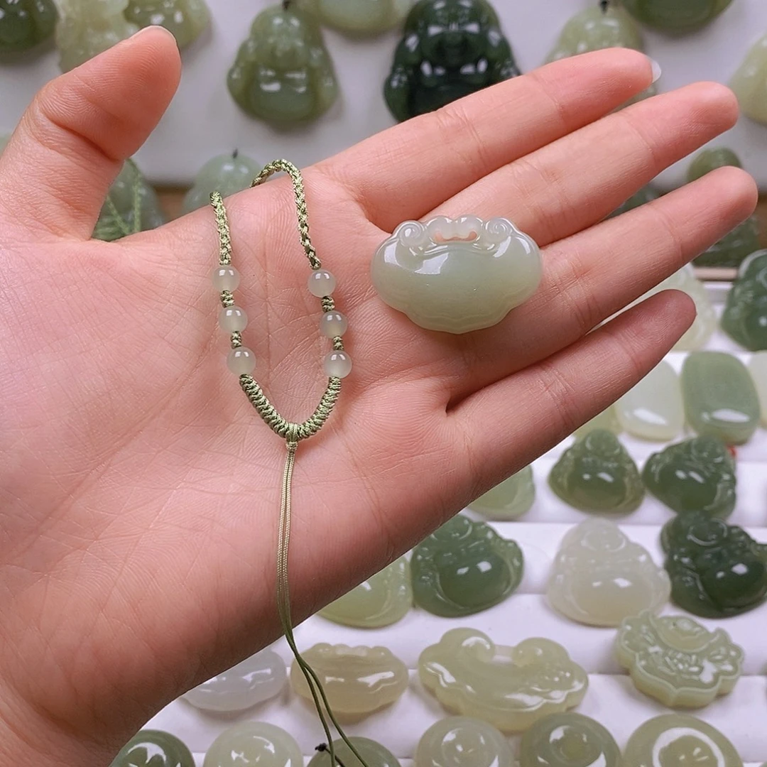 颈饰未镶嵌和田玉