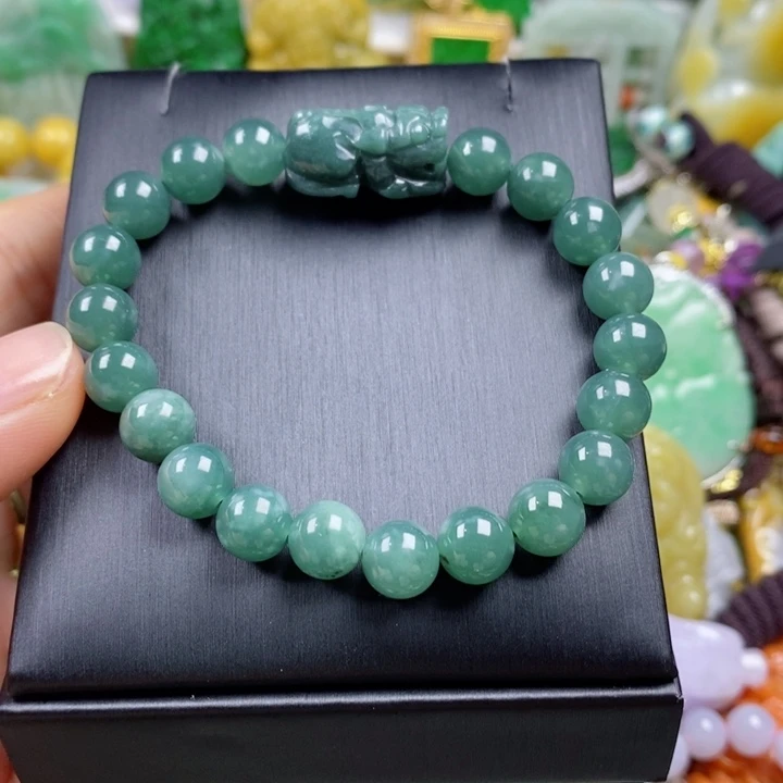 翡翠吊坠(赠链)未镶嵌