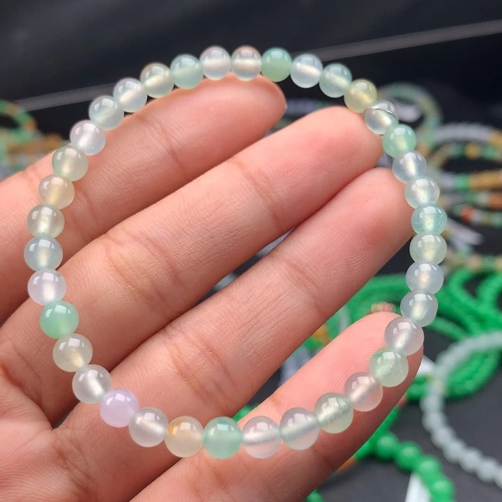 翡翠手镯未镶嵌卡