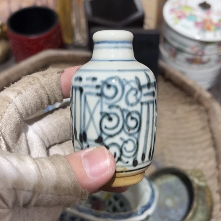 尹***羽毛瓶子摆件等各种各样的小玩意