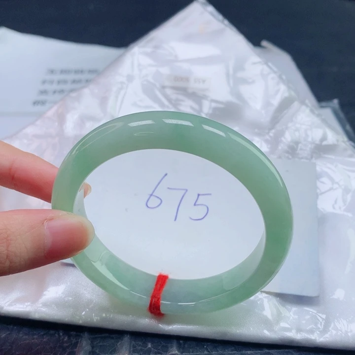 翡翠未镶嵌手镯圈口5556