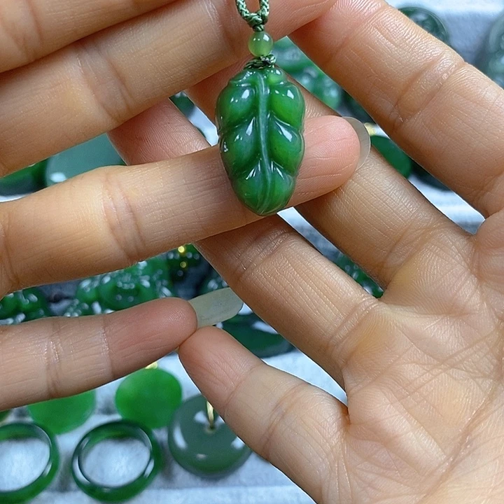 吊坠(不含链)未镶嵌和田玉（碧玉）