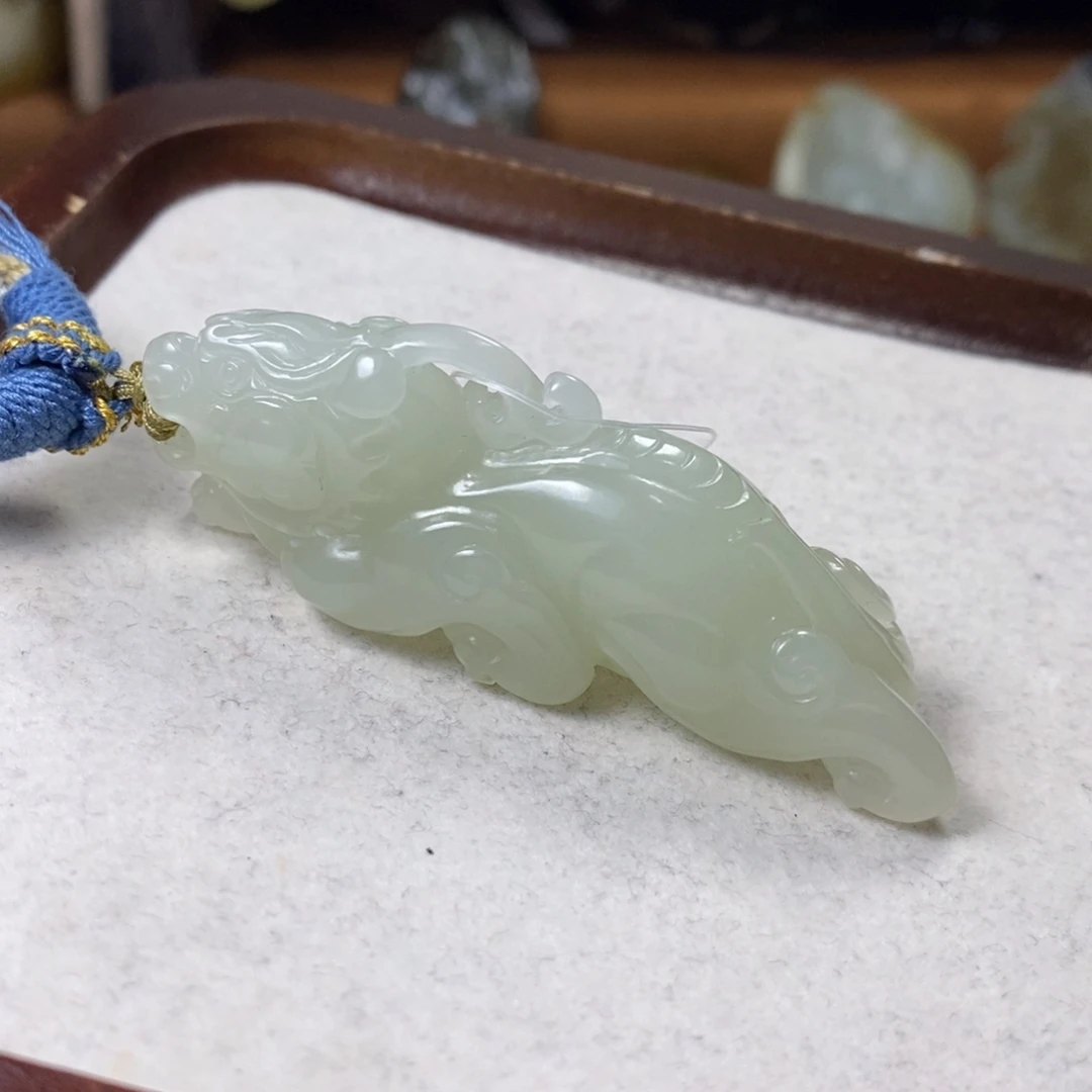 苦***行和田玉未镶嵌颈饰