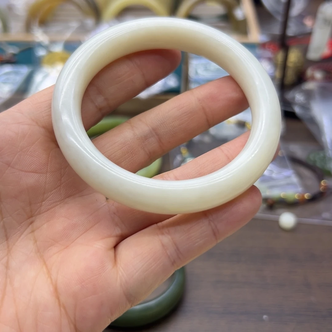 和田玉未镶嵌手镯58.8圈围524