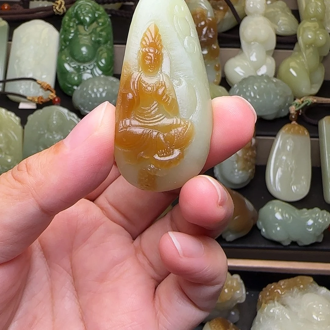 颈饰未镶嵌和田玉